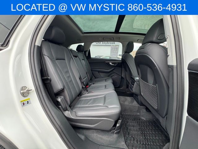 Vehicle image 20 of 38
