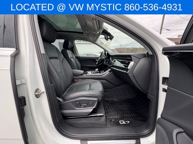 Vehicle image 22 of 38