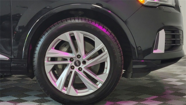 Vehicle image 11 of 26