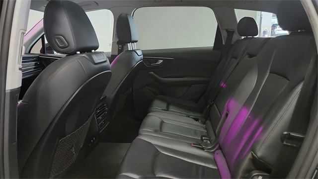 Vehicle image 14 of 26
