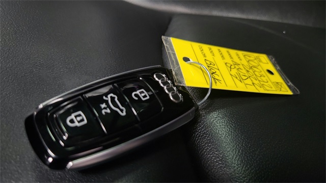Vehicle image 19 of 26