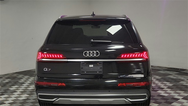 Vehicle image 8 of 26
