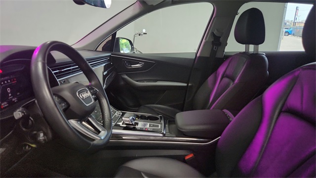 Vehicle image 25 of 26