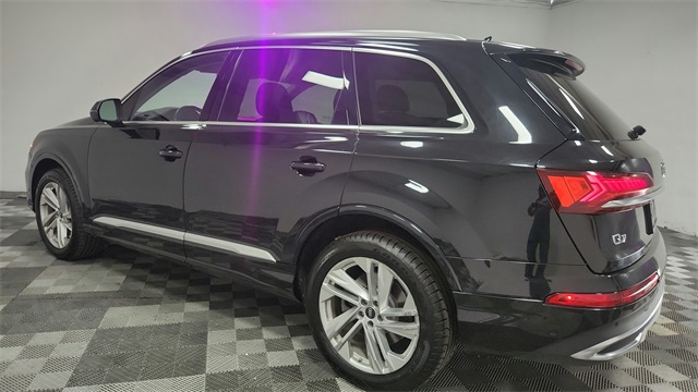 Vehicle image 9 of 26