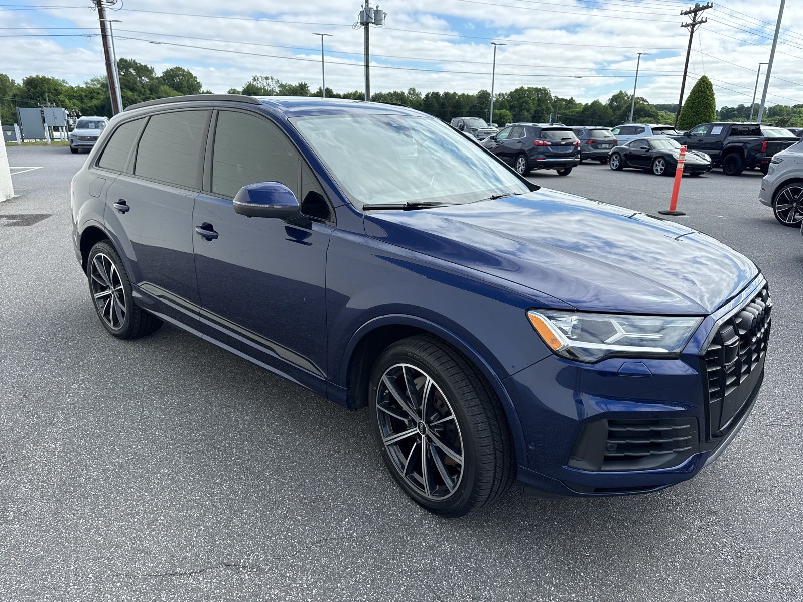 2022 Audi Q7 Premium Plus Image 3 of 35