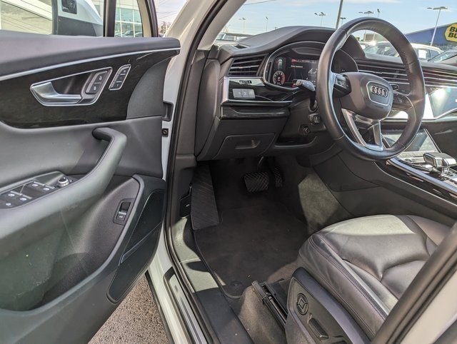 Vehicle image 8 of 27