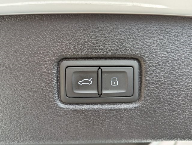Vehicle image 25 of 27