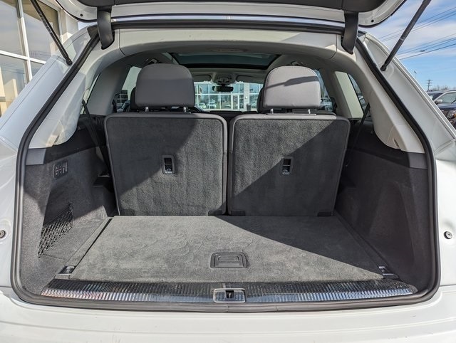 Vehicle image 23 of 27