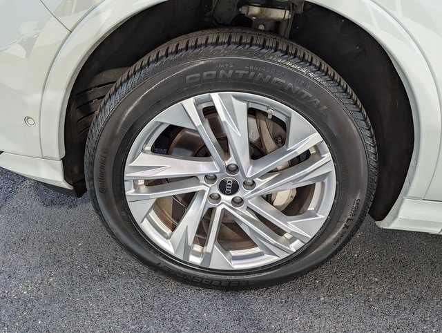 Vehicle image 7 of 27