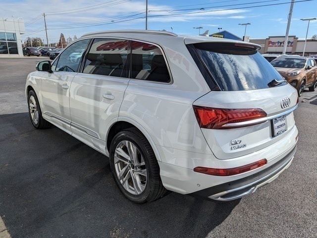 Vehicle image 4 of 27