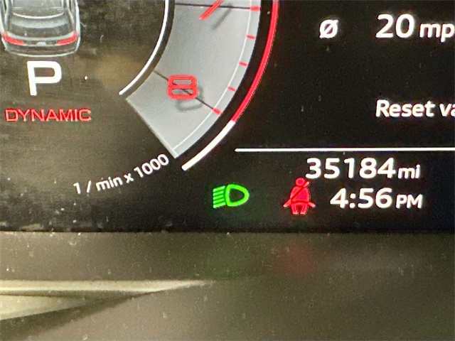 Vehicle image 23 of 33