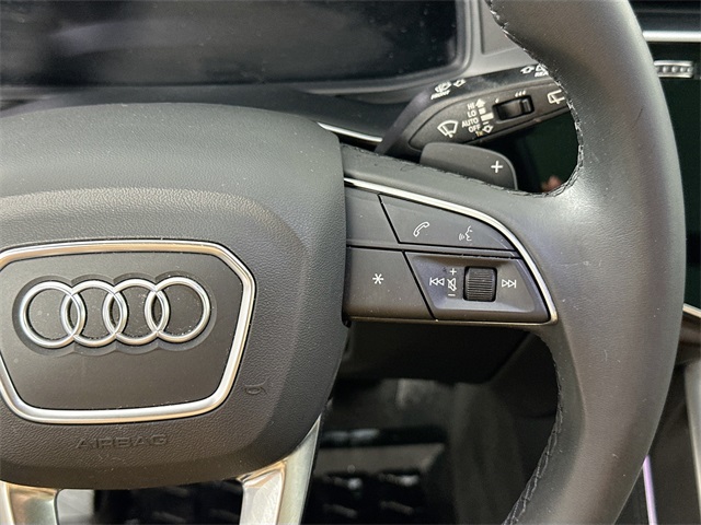 Vehicle image 22 of 33