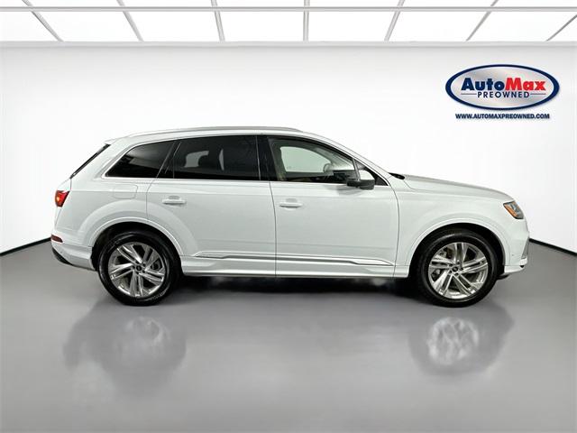 Vehicle image 4 of 33
