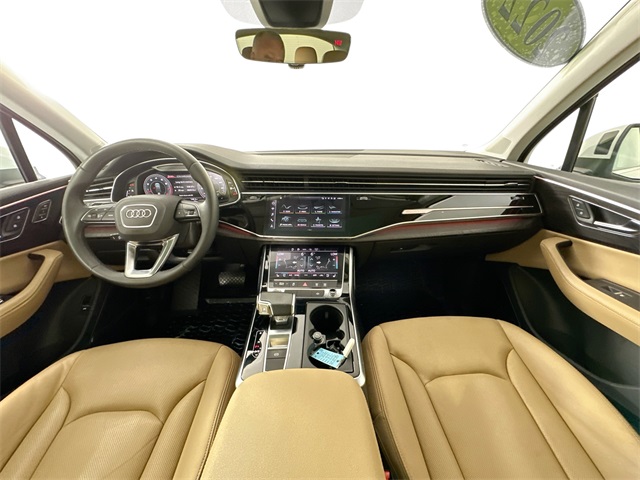 Vehicle image 15 of 33