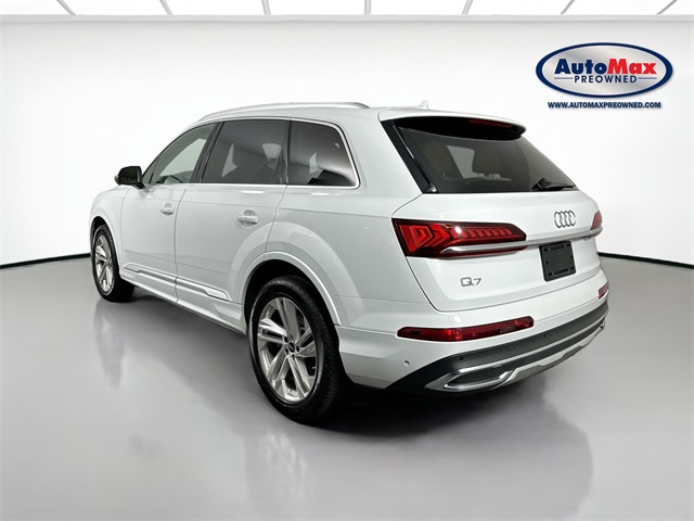 Vehicle image 7 of 33