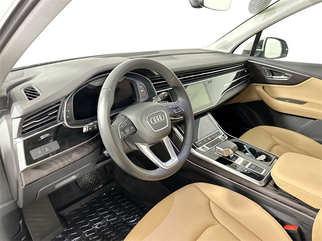 Vehicle image 16 of 33