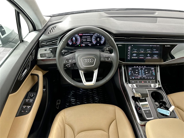 Vehicle image 18 of 33