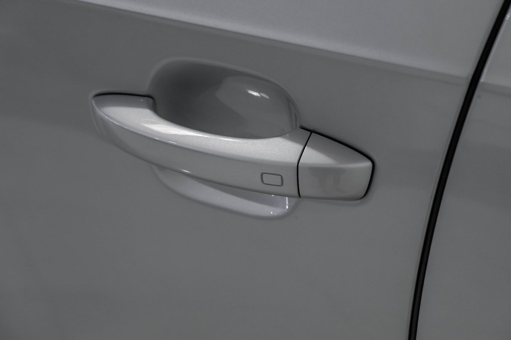 Vehicle image 45 of 52