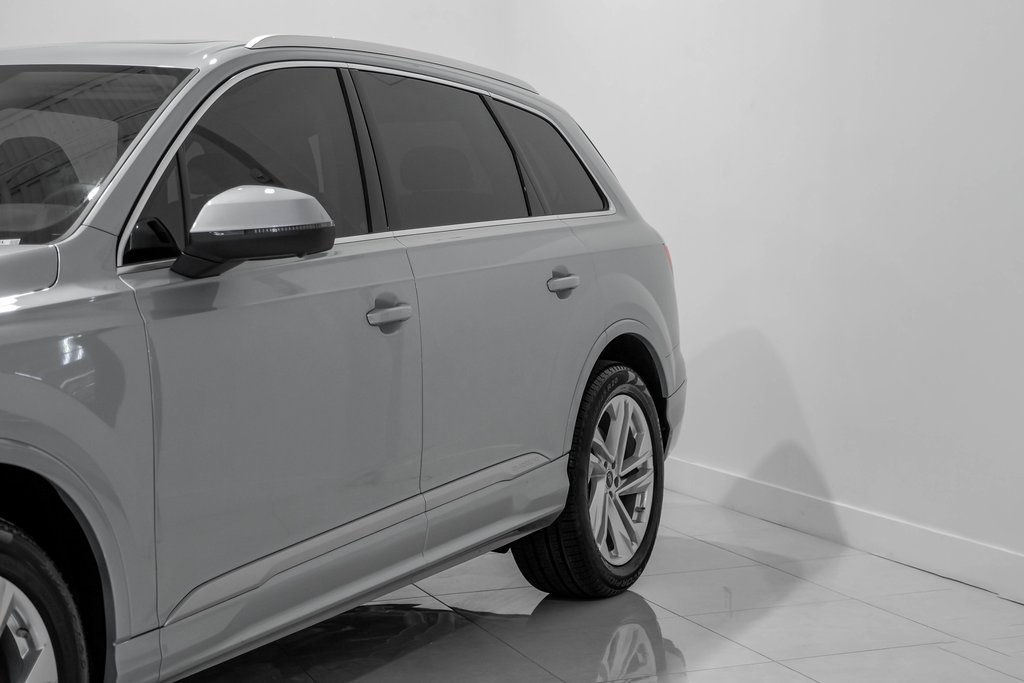 Vehicle image 44 of 52