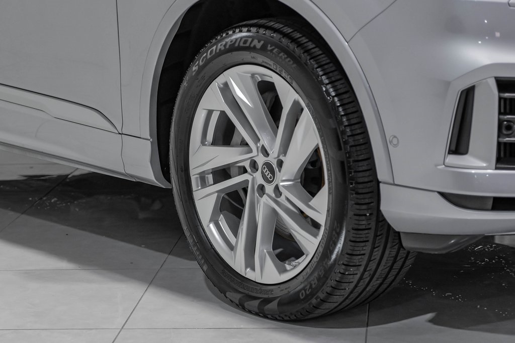 Vehicle image 16 of 52
