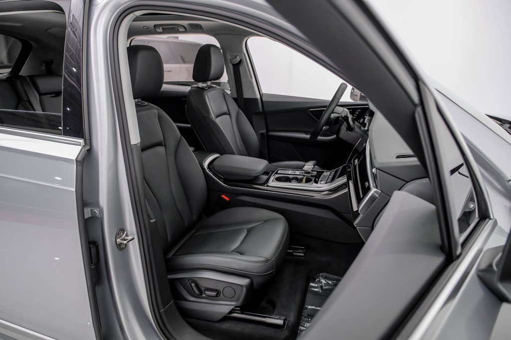 Vehicle image 19 of 52