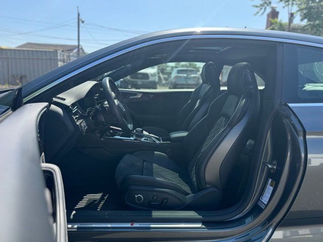 Vehicle image 11 of 28