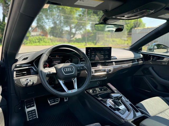 Vehicle image 13 of 28
