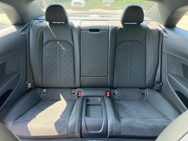 Vehicle image 26 of 28