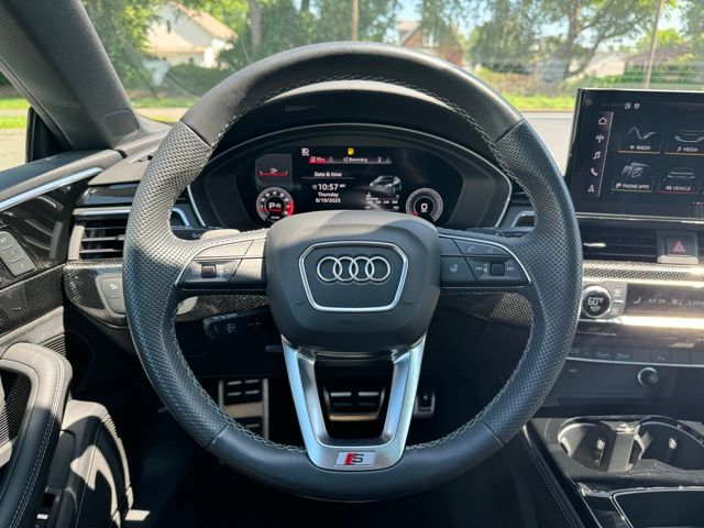 Vehicle image 15 of 28