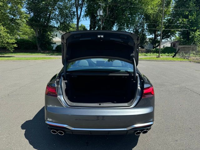Vehicle image 12 of 28