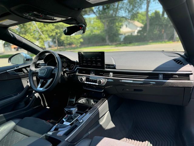 Vehicle image 14 of 28