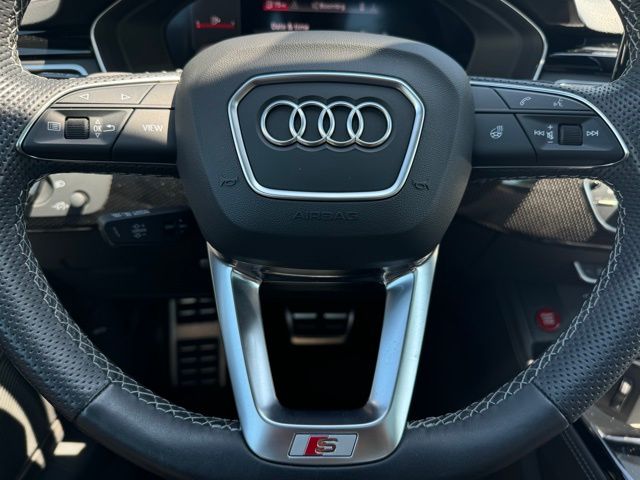 Vehicle image 16 of 28