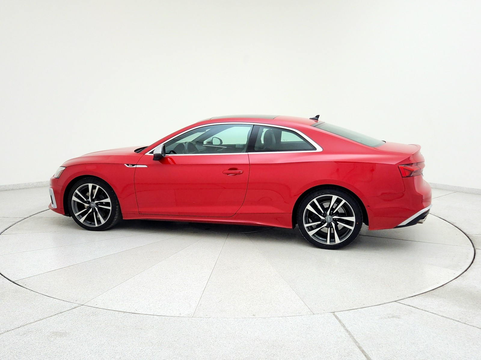 Vehicle image 17 of 39