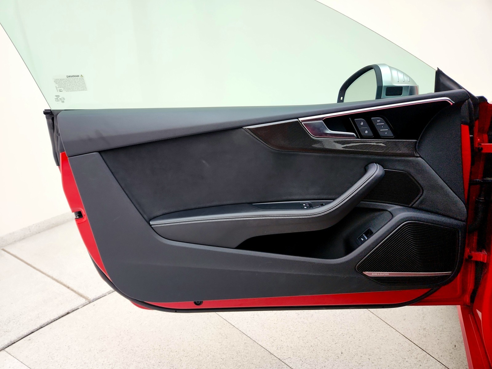Vehicle image 33 of 39