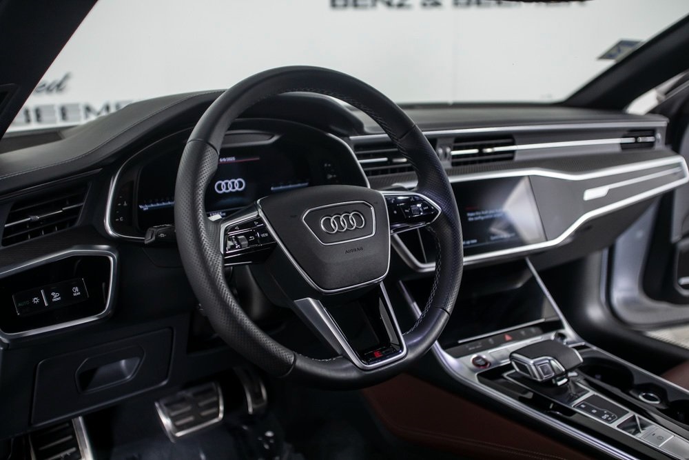Vehicle image 21 of 46
