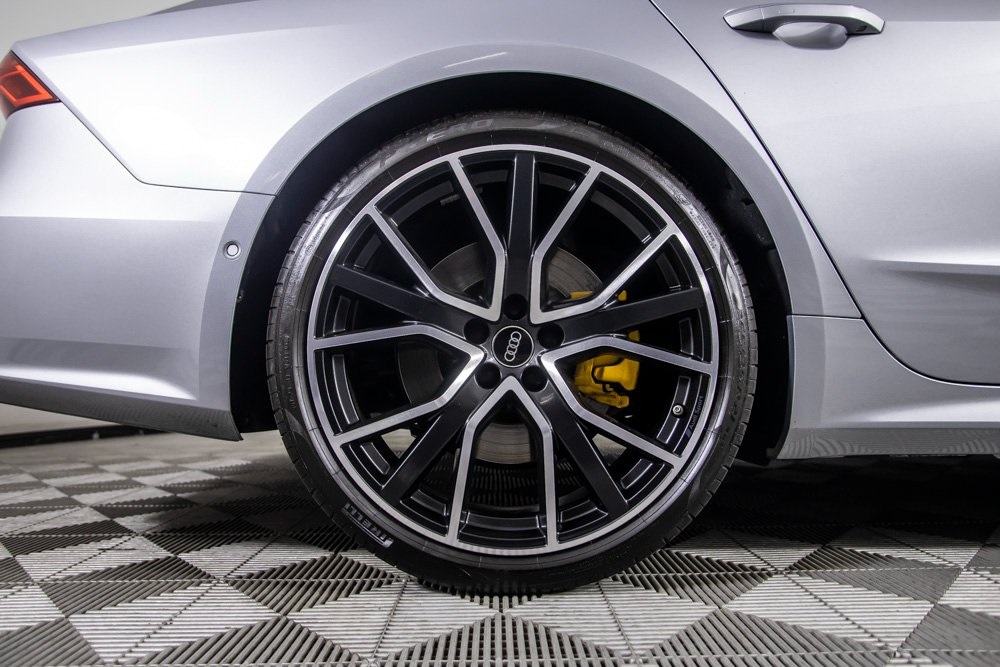 Vehicle image 41 of 46