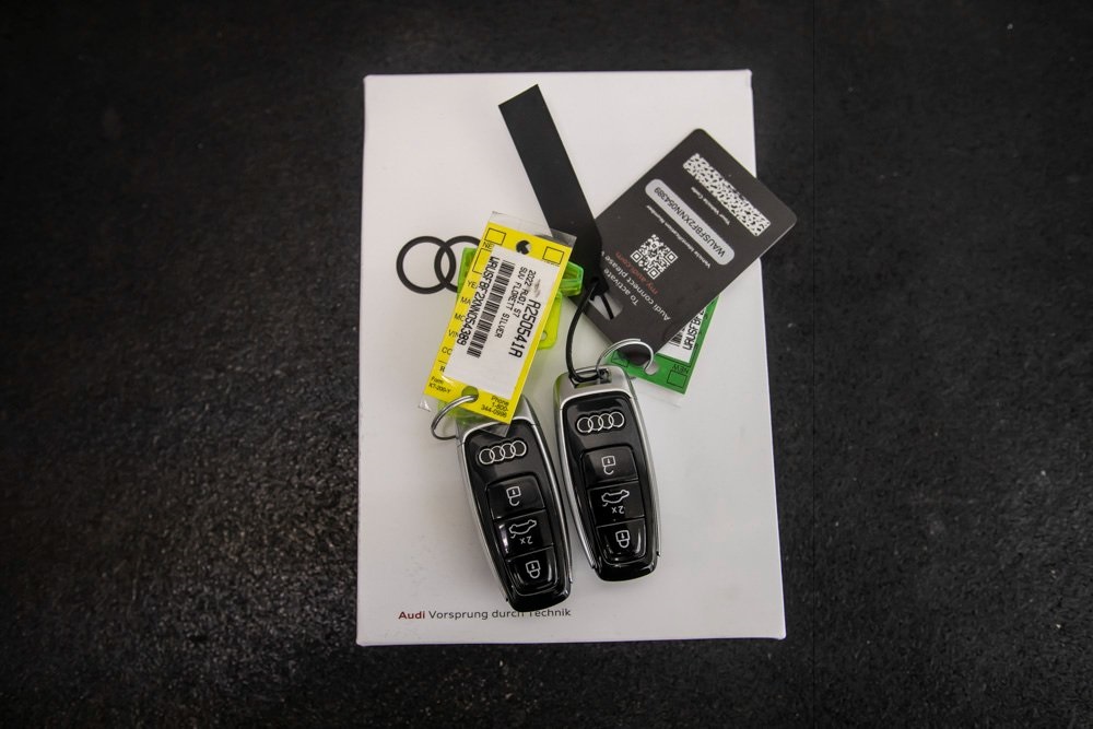 Vehicle image 37 of 46