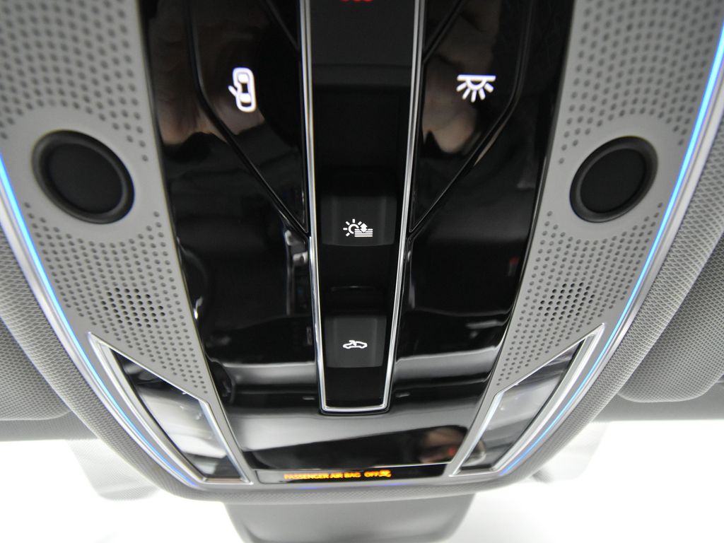 Vehicle image 34 of 53