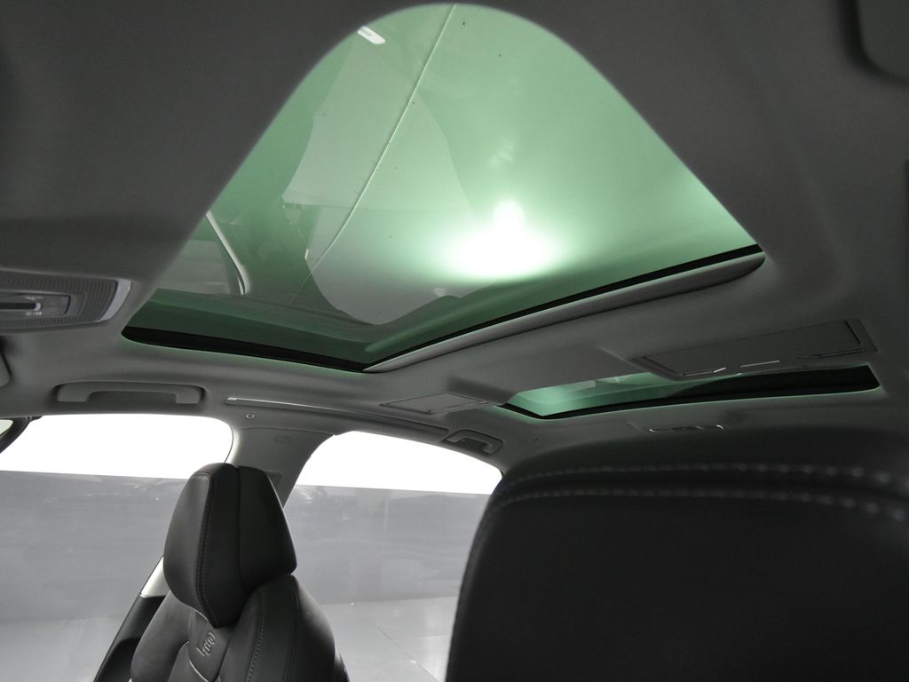 Vehicle image 27 of 53