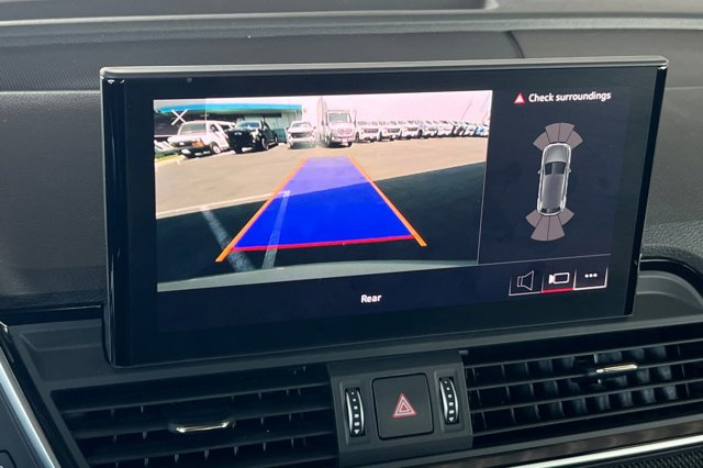 Vehicle image 19 of 29