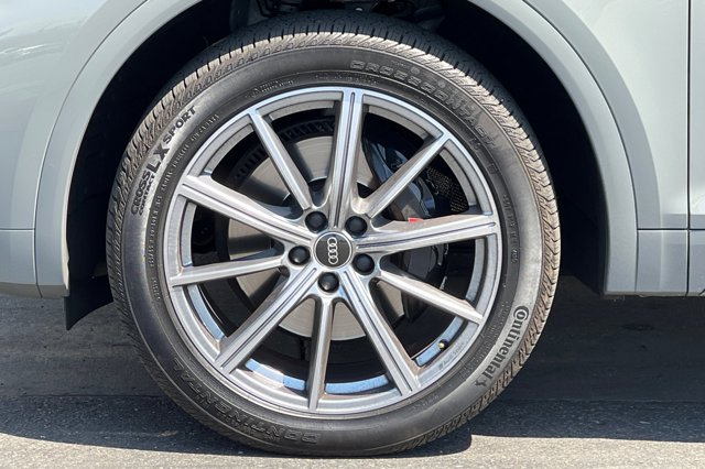 Vehicle image 26 of 29