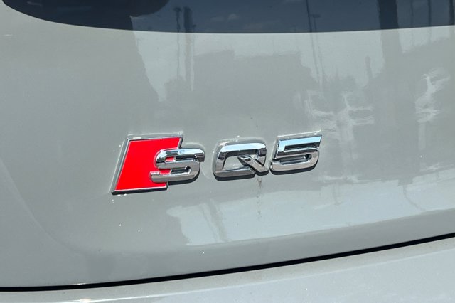 Vehicle image 27 of 29