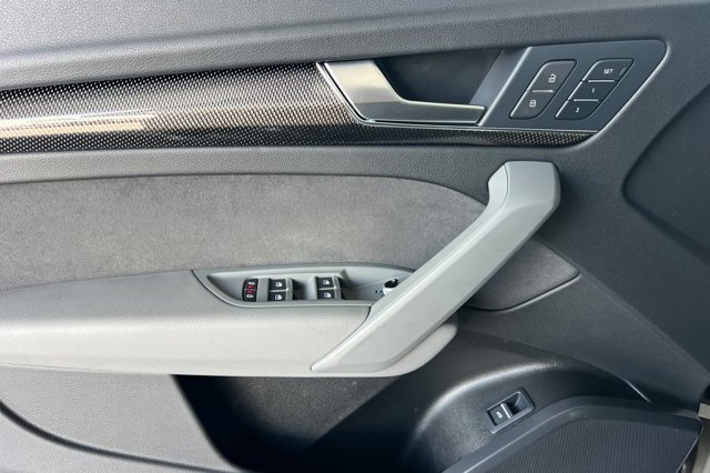 Vehicle image 11 of 29