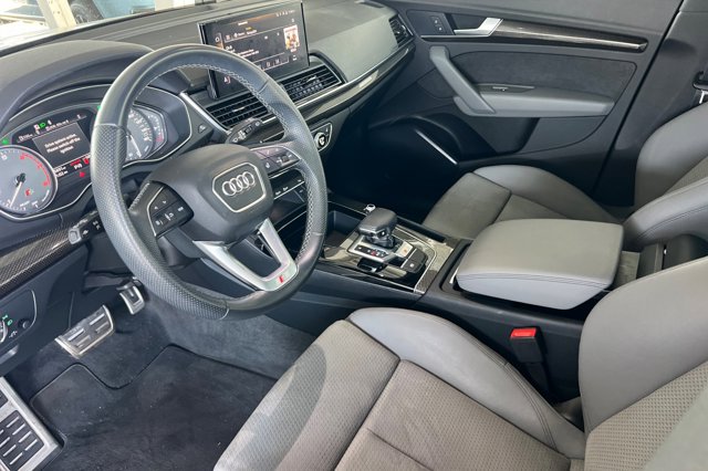 Vehicle image 10 of 29