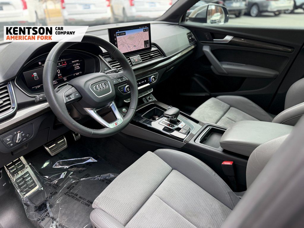 Vehicle image 43 of 49