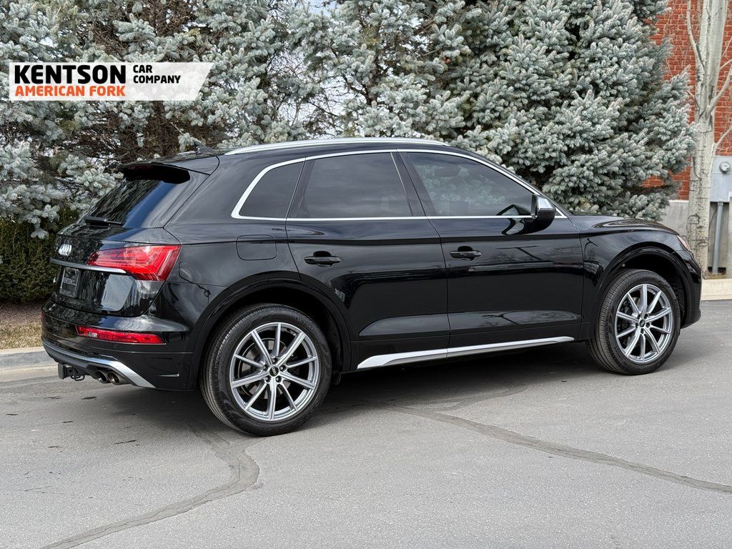 Vehicle image 11 of 49
