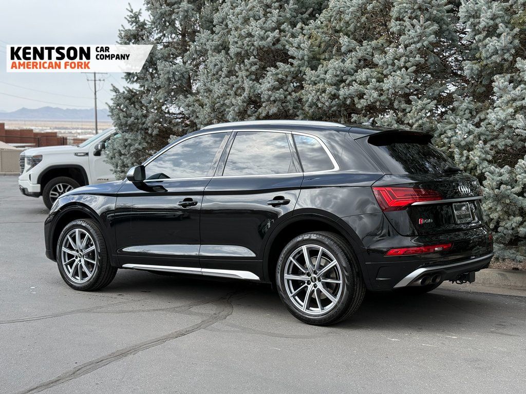 Vehicle image 10 of 49
