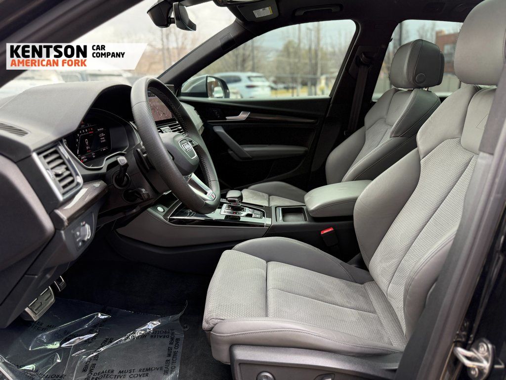 Vehicle image 40 of 49