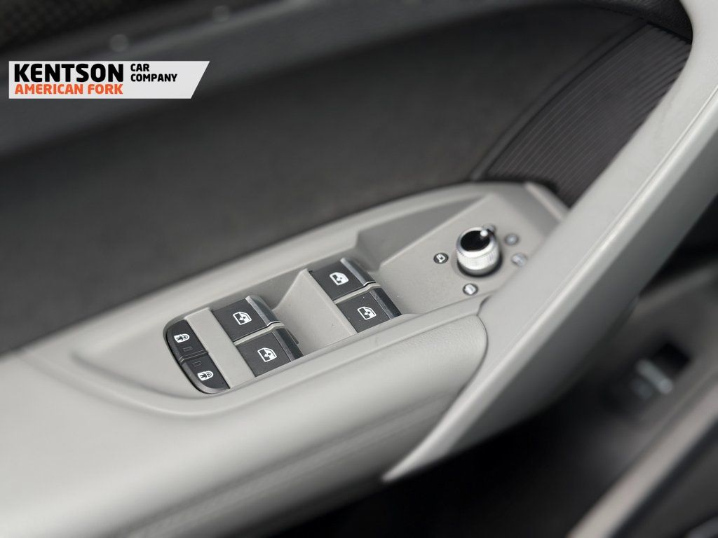Vehicle image 28 of 49