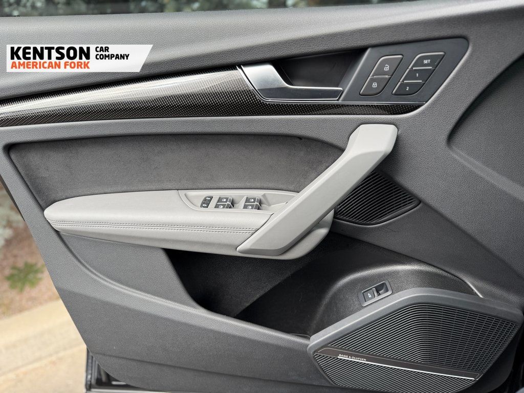 Vehicle image 27 of 49